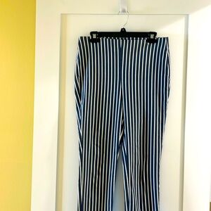 Chico's  Pull On Elastic / 2% Spandex Fabric